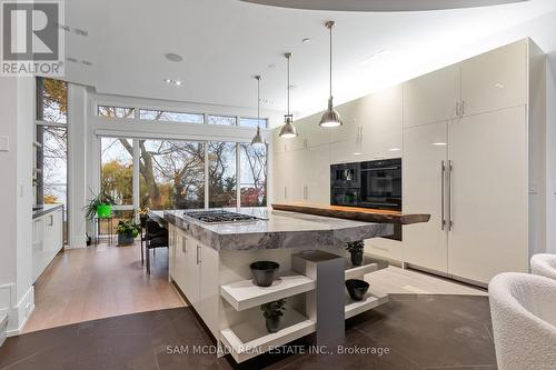 67 Lake Promenade, Toronto, ON - Indoor