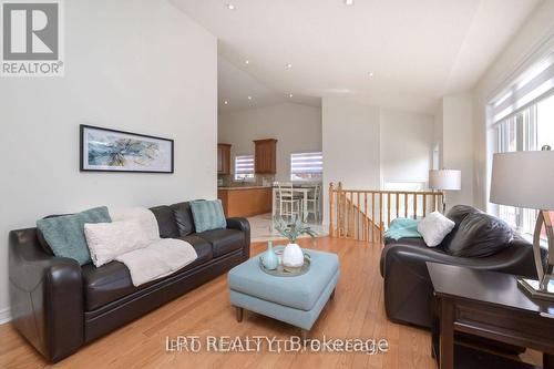 19 Terrastone Court, Caledon, ON - Indoor Photo Showing Living Room