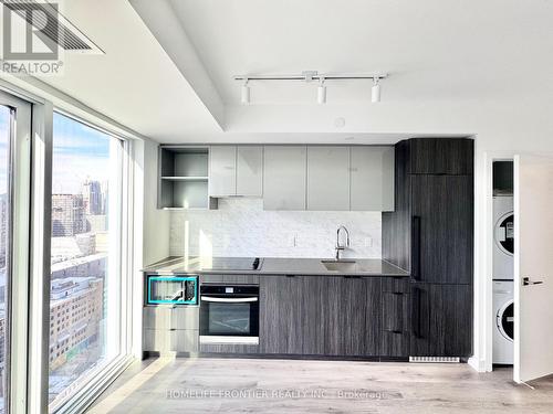3202 - 252 Church Street, Toronto, ON - Indoor Photo Showing Kitchen