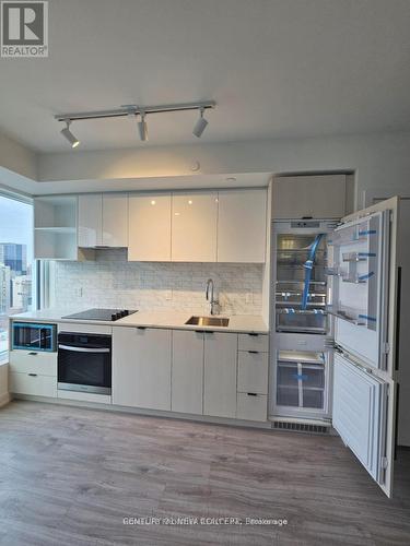 3202 - 252 Church Street, Toronto, ON - Indoor Photo Showing Kitchen