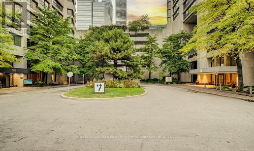 1017 - 33 Harbour Square, Toronto, ON - Outdoor