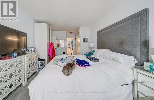 1017 - 33 Harbour Square, Toronto, ON - Indoor Photo Showing Bedroom