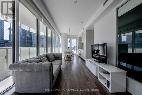1309 - 197 Yonge Street, Toronto, ON - Indoor Photo Showing Living Room