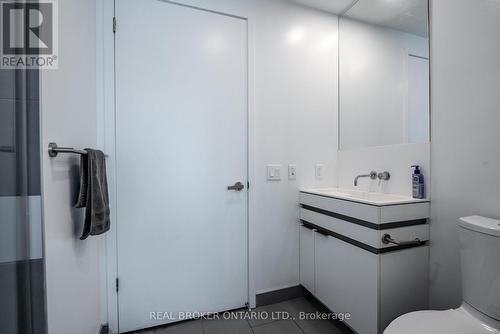 1309 - 197 Yonge Street, Toronto, ON - Indoor Photo Showing Bathroom
