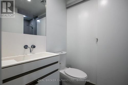 1309 - 197 Yonge Street, Toronto, ON - Indoor Photo Showing Bathroom