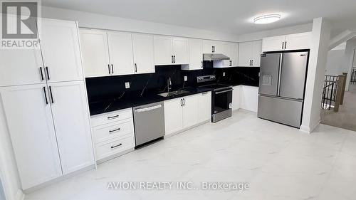 7 Heaslip Terrace, Toronto, ON - Indoor Photo Showing Kitchen