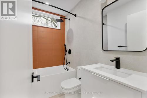 2Nd Floor - 396 Jones Avenue, Toronto, ON - Indoor Photo Showing Bathroom