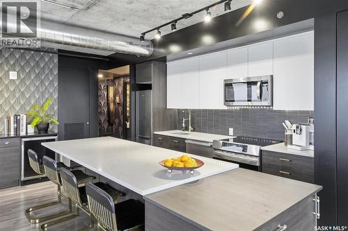 1505 490 2Nd Avenue S, Saskatoon, SK - Indoor Photo Showing Kitchen With Upgraded Kitchen