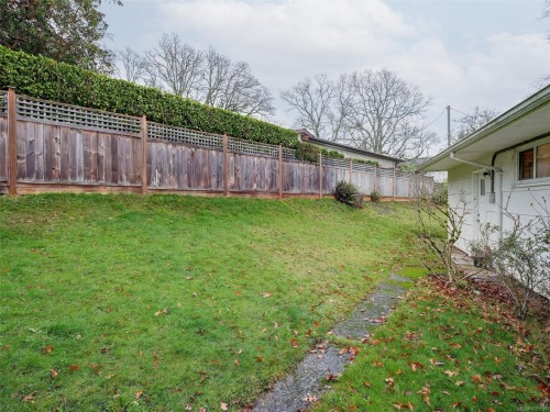 3201 Frechette St, Saanich, BC 