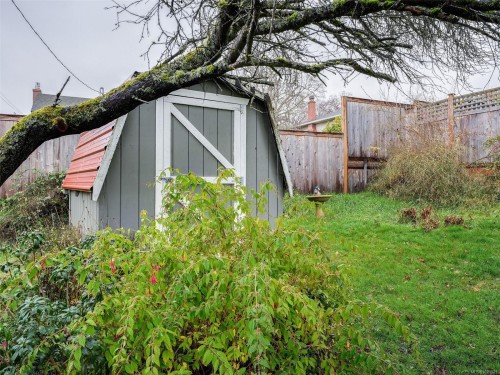 3201 Frechette St, Saanich, BC 