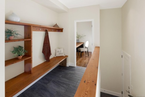 3300 Livesay Rd, Central Saanich, BC 