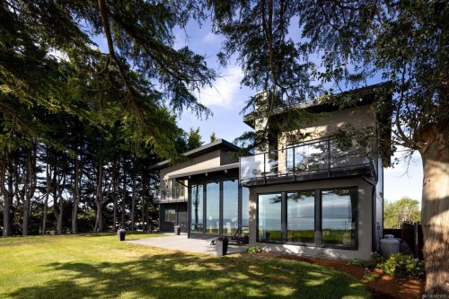 3300 Livesay Rd, Central Saanich, BC 