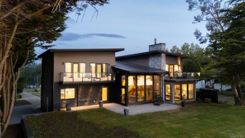 3300 Livesay Rd, Central Saanich, BC 