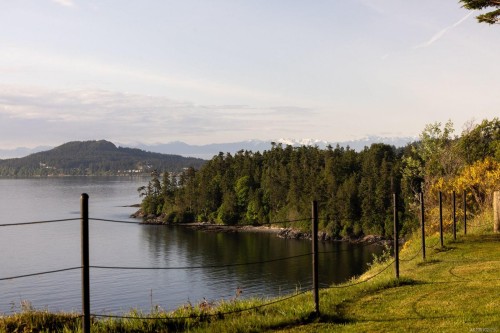 3300 Livesay Rd, Central Saanich, BC 