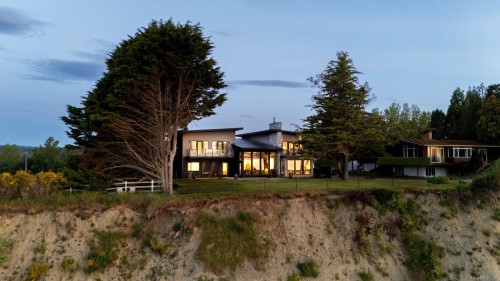 3300 Livesay Rd, Central Saanich, BC 