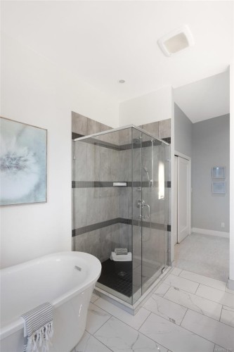 3300 Livesay Rd, Central Saanich, BC 