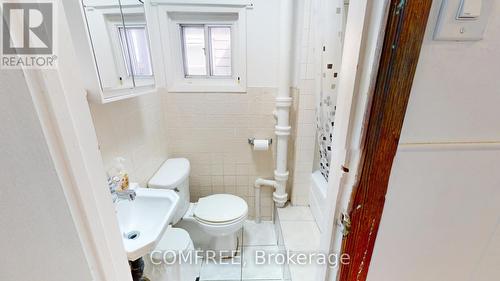36 Mitchell Avenue, Toronto (Niagara), ON - Indoor Photo Showing Bathroom