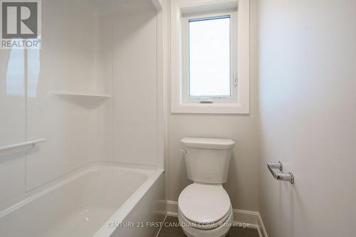 34 Postma Crescent, North Middlesex (Ailsa Craig), ON - Indoor Photo Showing Bathroom