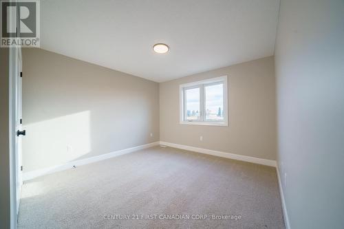 34 Postma Crescent, North Middlesex (Ailsa Craig), ON - Indoor Photo Showing Other Room