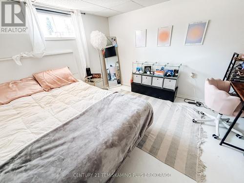 203 Roland Road, Temiskaming Shores (New Liskeard), ON - Indoor Photo Showing Bedroom