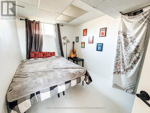 203 Roland Road, Temiskaming Shores (New Liskeard), ON - Indoor Photo Showing Bedroom