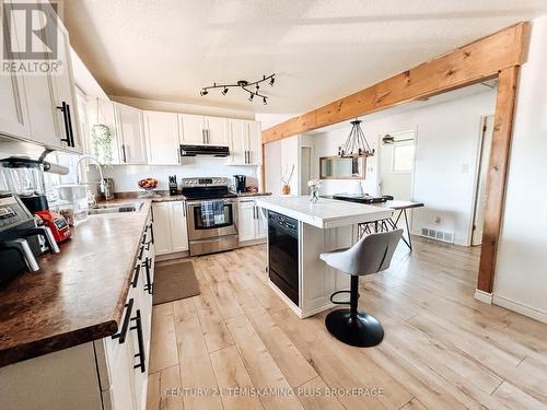 203 Roland Road, Temiskaming Shores (New Liskeard), ON - Indoor Photo Showing Kitchen
