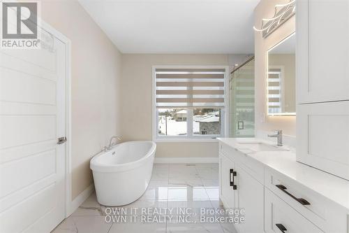 23 Yarl Place, Guelph/Eramosa, ON - Indoor Photo Showing Bathroom