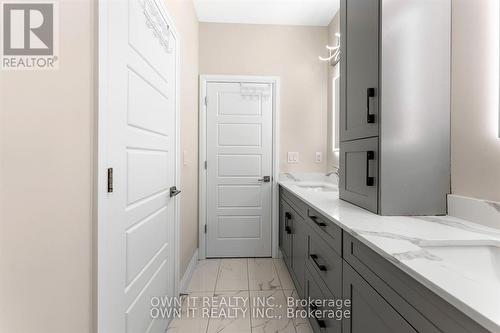23 Yarl Place, Guelph/Eramosa, ON - Indoor Photo Showing Bathroom