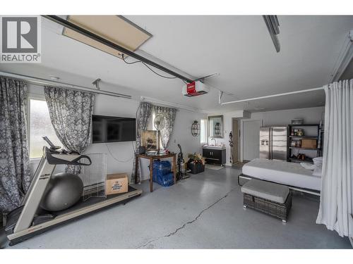 1362 Green Bay Road, West Kelowna, BC - Indoor Photo Showing Garage