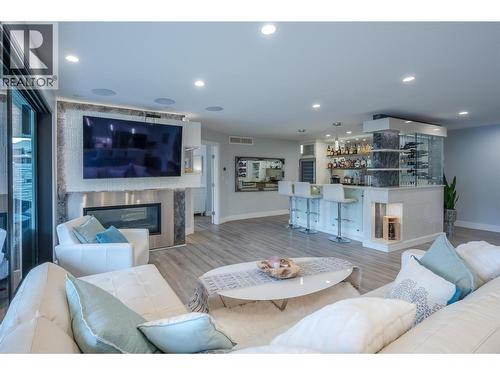 1362 Green Bay Road, West Kelowna, BC - Indoor Photo Showing Living Room With Fireplace