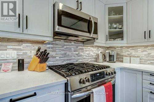 40 - 321 Blackthorn Street, Oshawa, ON - Indoor Photo Showing Kitchen With Upgraded Kitchen