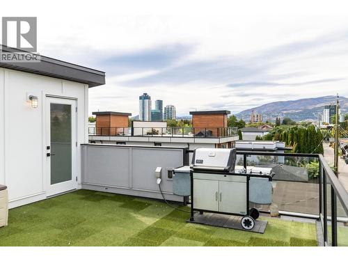 966 Fuller Avenue, Kelowna, BC - Outdoor