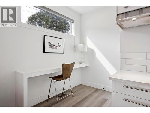 966 Fuller Avenue, Kelowna, BC - Indoor