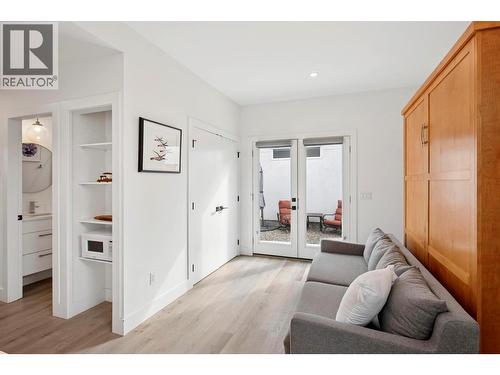 966 Fuller Avenue, Kelowna, BC - Indoor