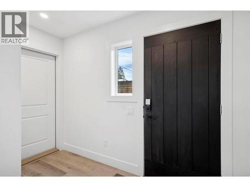 966 Fuller Avenue, Kelowna, BC - Indoor Photo Showing Other Room