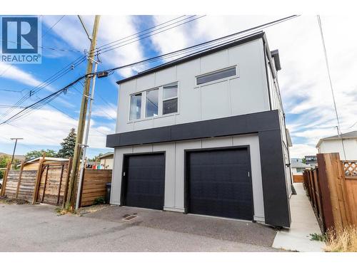 966 Fuller Avenue, Kelowna, BC - Outdoor