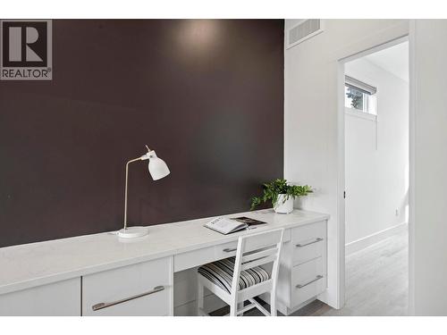 966 Fuller Avenue, Kelowna, BC - Indoor