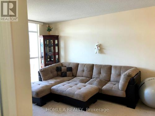 415 - 3650 Kingston Road, Toronto, ON - Indoor Photo Showing Living Room