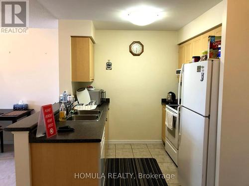 415 - 3650 Kingston Road, Toronto, ON - Indoor Photo Showing Kitchen With Double Sink
