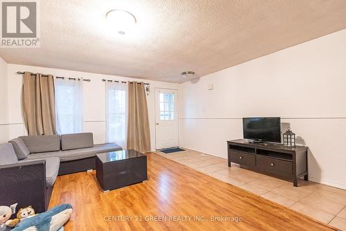 Main - 690 Elgin Street N, Cambridge, ON - Indoor Photo Showing Living Room