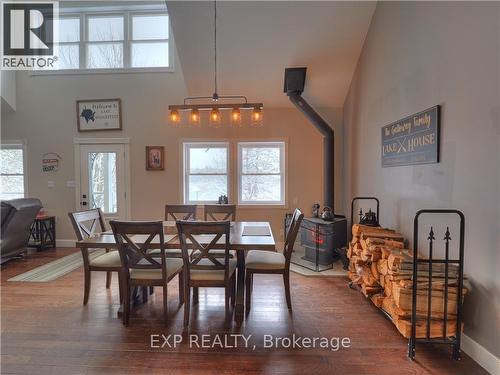1168 C West Bay Road, Greater Sudbury, ON - Indoor Photo Showing Dining Room