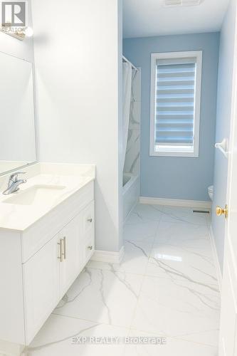 Upper - 235 Pineland Court, Waterloo, ON - Indoor Photo Showing Bathroom