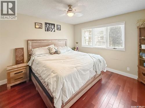 344 Battleford Trail, Swift Current, SK - Indoor Photo Showing Bedroom