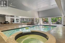 Jacuzzi with water feature. - 