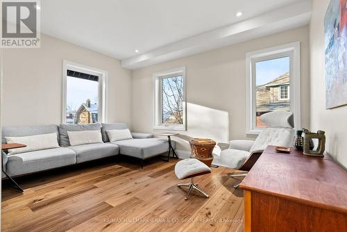 309 Fairmont Avenue, Ottawa, ON - Indoor Photo Showing Living Room
