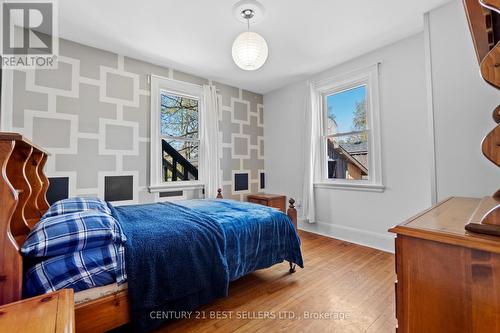 933 Highway 6, Hamilton, ON - Indoor Photo Showing Bedroom