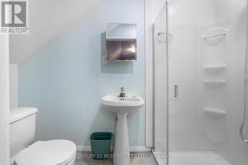 933 Highway 6, Hamilton, ON - Indoor Photo Showing Bathroom