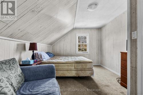 933 Highway 6, Hamilton, ON - Indoor Photo Showing Bedroom