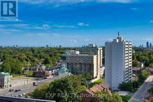 1510 - 212 Eglinton Avenue, Toronto, ON - Outdoor With View