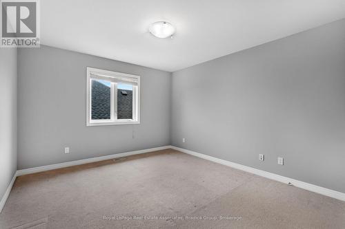 17 Trailwood Drive, Welland, ON - Indoor Photo Showing Other Room